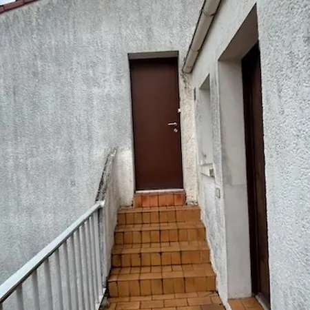 T3 Avec Terrasse Et Parking à Royan - Fr-1-494-223 Appartement Royan