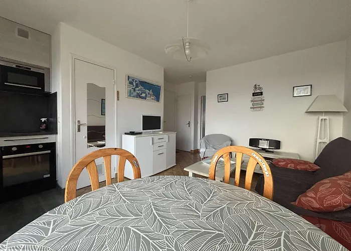 Apartamento T3 Avec Terrasse Et Parking à Royan - Fr-1-494-223 *